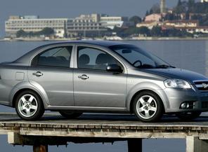 Medium_chevrolet-aveo-sedan-10