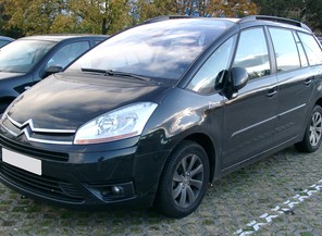 Medium_citroen_c4_grand_picasso_front_20071106
