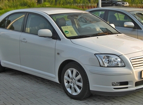 Medium_toyota_avensis_ii_flie_c3_9fheck_vorfacelift_front